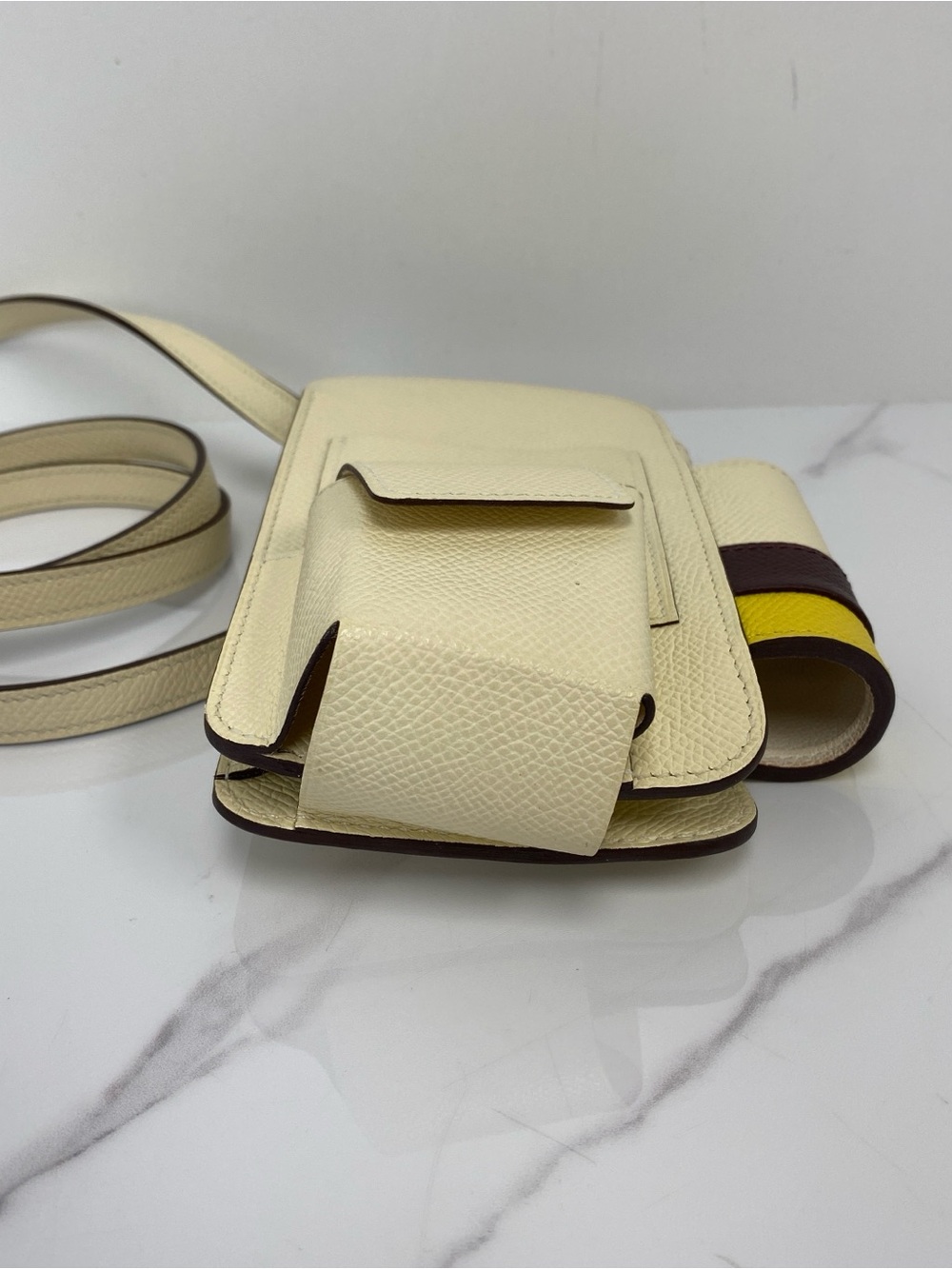 Hermès Hermesway Phone Case - Picture 4 of 7
